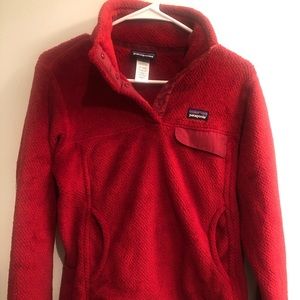 Red patagonia pullover size small